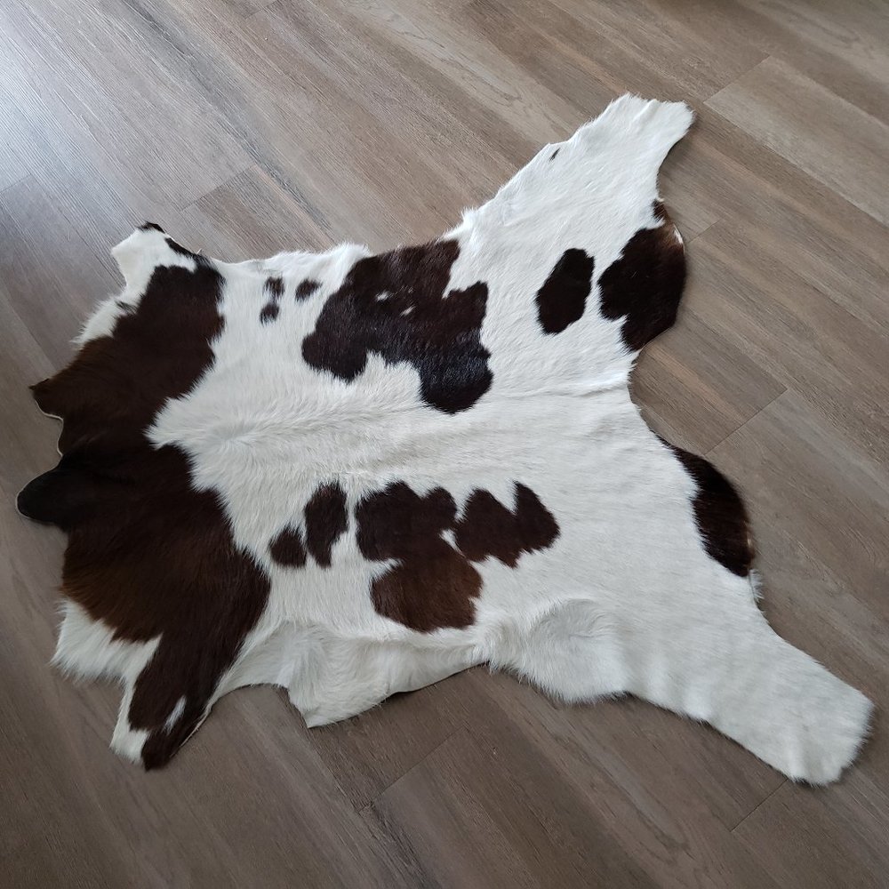 Genuine Cowhide Throw Rug - Cream & Brown Brindle approx 4 ft diagonal